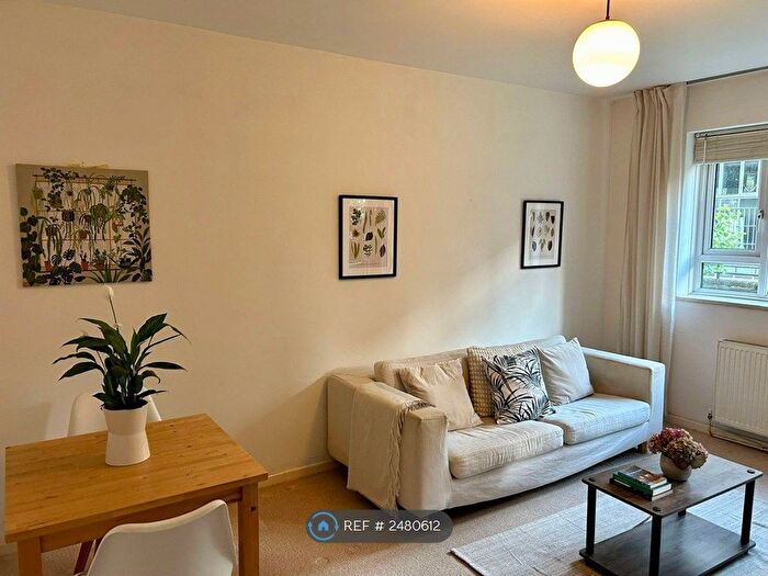 1 Bedroom Flat To Rent In Pattison House, London, SE1