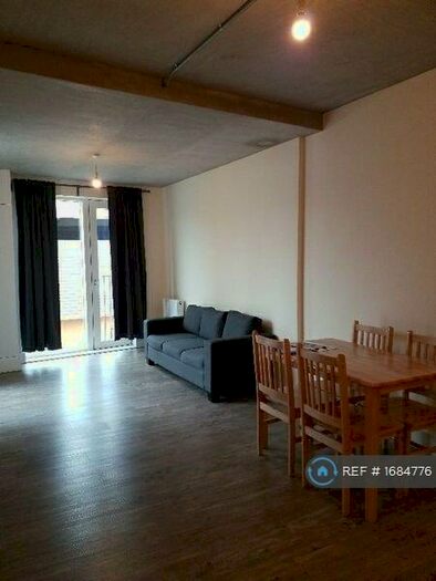 2 Bedroom Flat To Rent In South Street, Romford, RM1