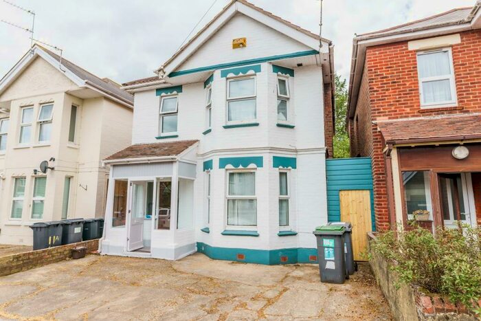 6 Bedroom Detached House To Rent In Bingham Road, Bournemouth, Dorset, BH9