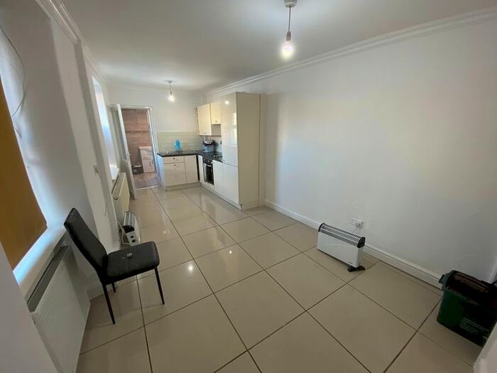 2 Bedroom Property To Rent In Trinity Place, Newport, NP20