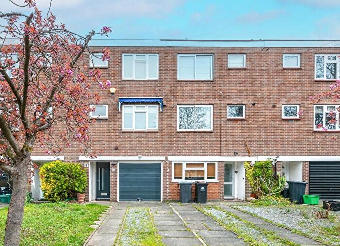 3 Bedroom Town House For Sale In Highland Road, Shortlands, Bromley, BR1