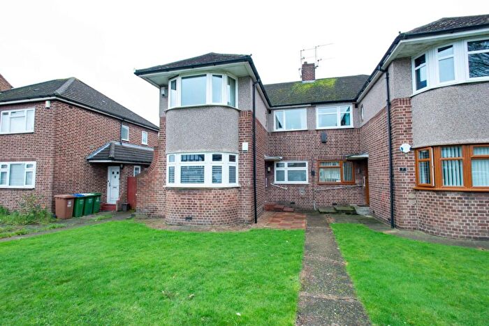 3 Bedroom Ground Maisonette For Sale In Welling Way, Welling, DA16