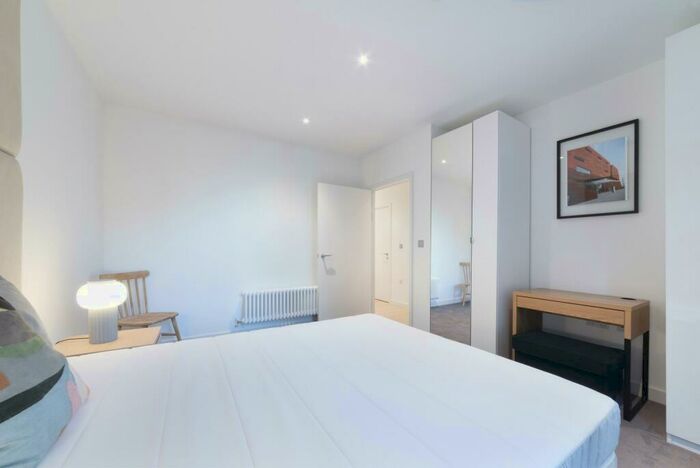 4 Bedroom Town House To Rent In Goodluck Hope, Orchard Place, London, E14