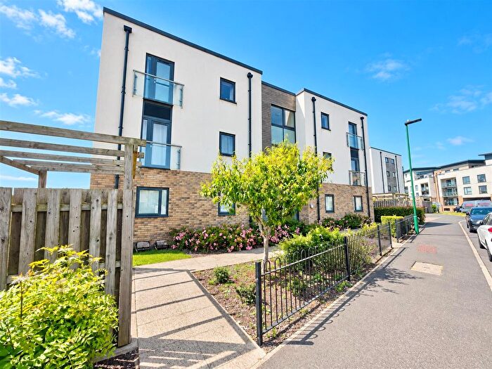 2 Bedroom Flat For Sale In Hartley Avenue, Peterborough, PE1