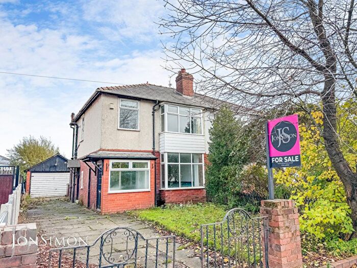 3 Bedroom Semi Detached House For Sale In Brandlesholme Road, Brandlesholme, Bury, BL8