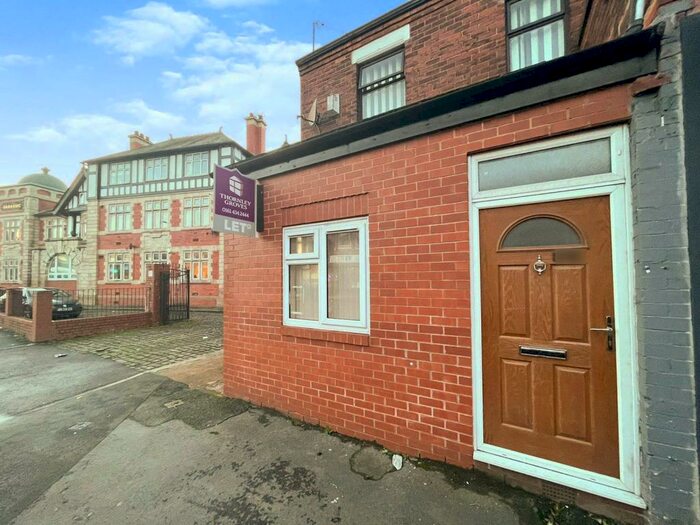 2 Bedroom Flat To Rent In Lloyd Street South, Manchester, M14