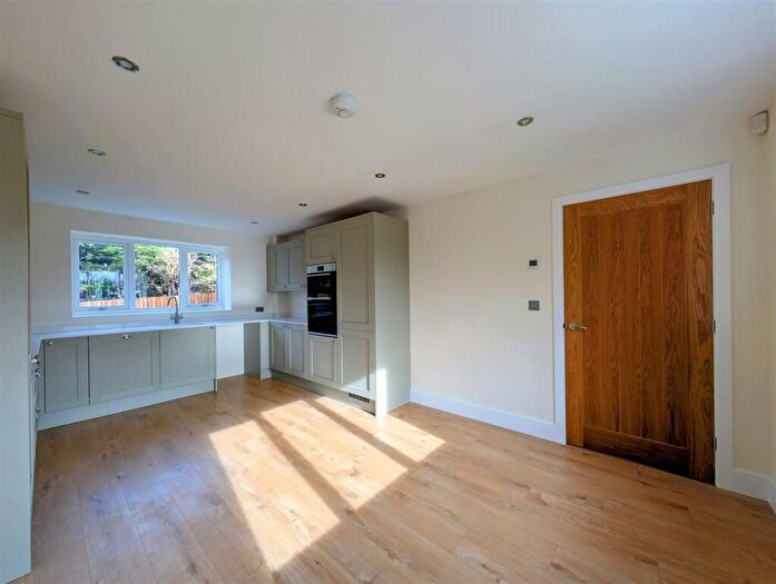 3 Bedroom Detached House For Sale In Woods Orchard Road, Tuffley, Gloucester, GL4