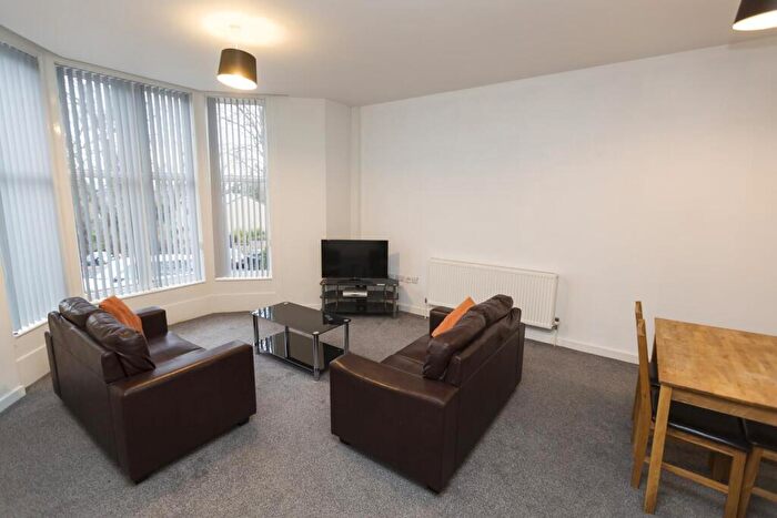 3 Bedroom Flat To Rent In Flat, Ant Apartments, Broomhill, S10