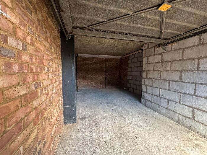 Garage / Parking To Rent In Justin Close, TW8