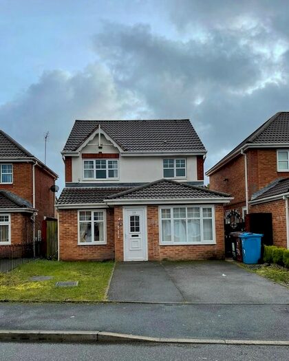 4 Bedroom Detached House To Rent In Howgill Crescent, Oldham, OL8