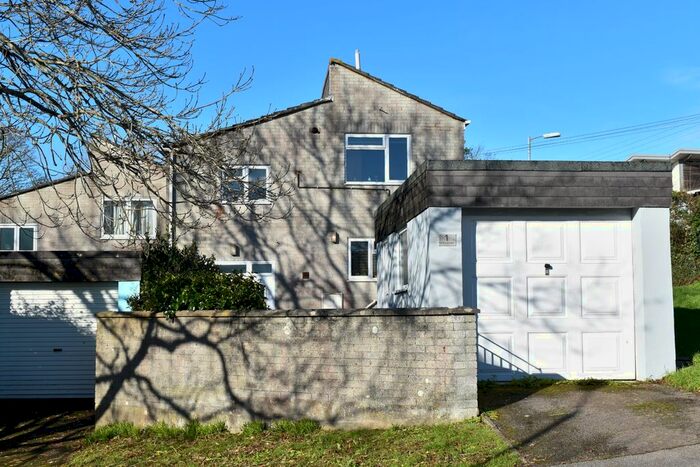 3 Bedroom Semi-Detached House To Rent In Portland Gardens, Falmouth, TR11