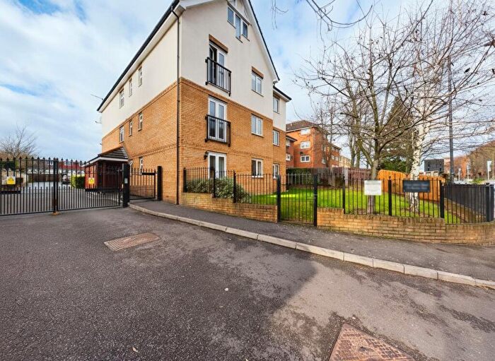 2 Bedroom Flat For Sale In Harrow View, North Harrow, HA2