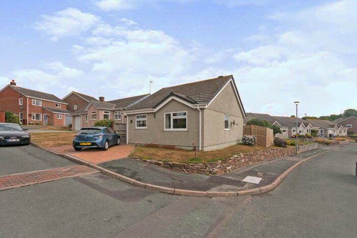 2 Bedroom Bungalow For Sale In Grove Park, Torpoint, PL11
