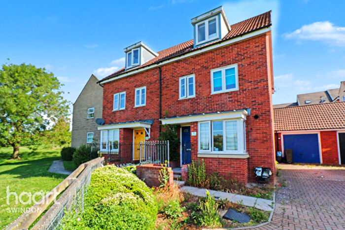 4 Bedroom Semi-Detached House To Rent In Hull Road, Swindon, SN2