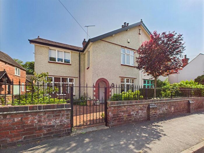 4 Bedroom Semi-Detached House For Sale In High Street, Repton, DE65