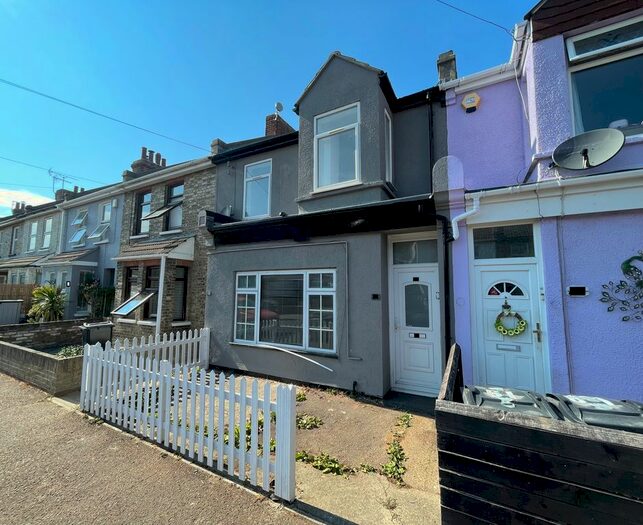2 Bedroom Maisonette To Rent In Dudley Road, Clacton-On-Sea, CO15