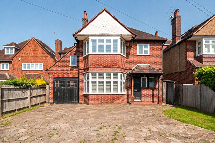 4 Bedroom Detached House For Sale In Speer Road, Thames Ditton, KT7