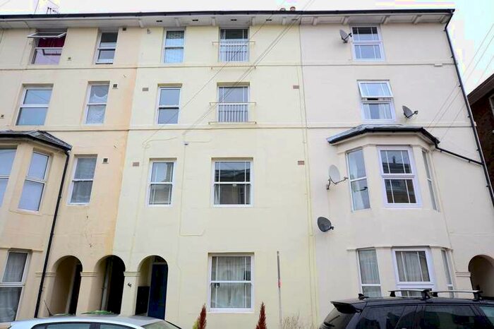 1 Bedroom Flat To Rent In York Road, Tunbridge Wells, Kent, TN1