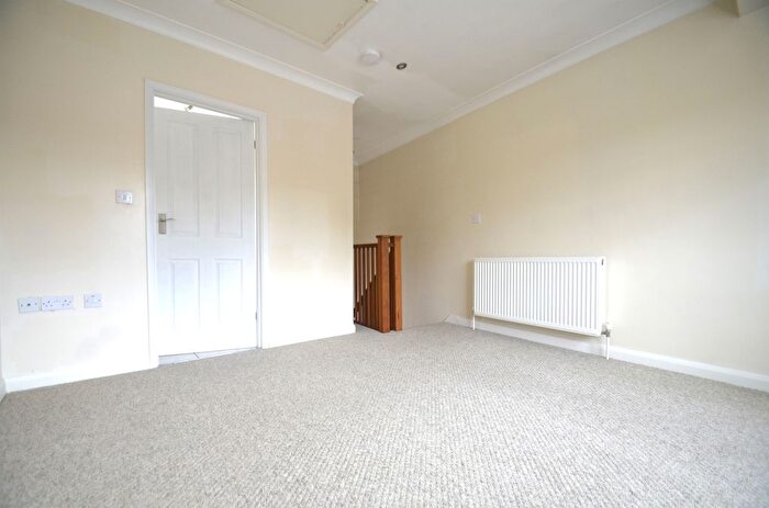 1 Bedroom Semi-Detached House To Rent In Gloucester Crescent, Staines-Upon-Thames, TW18
