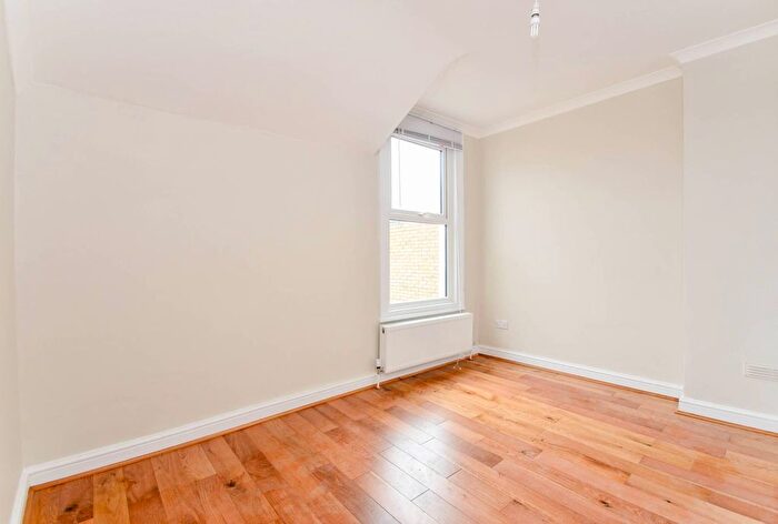 1 Bedroom Flat To Rent In Electric Avenue, Brixton, London, SW9