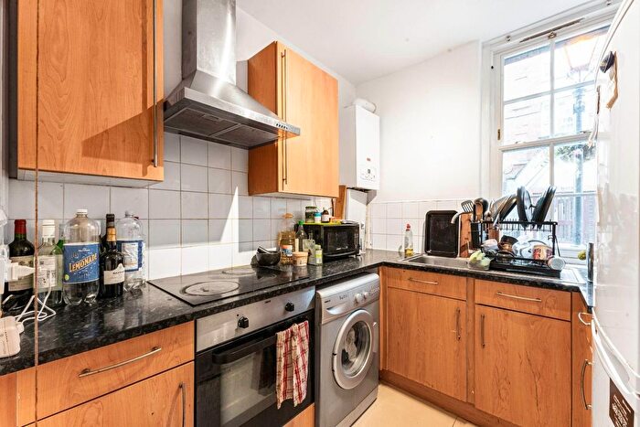 1 Bedroom Flat For Sale In Peabody Estate, Camberwell Green, London, SE5