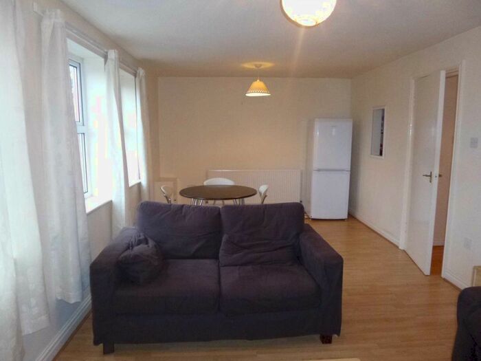 2 Bedroom Flat To Rent In High Lane, Chorlton, M21