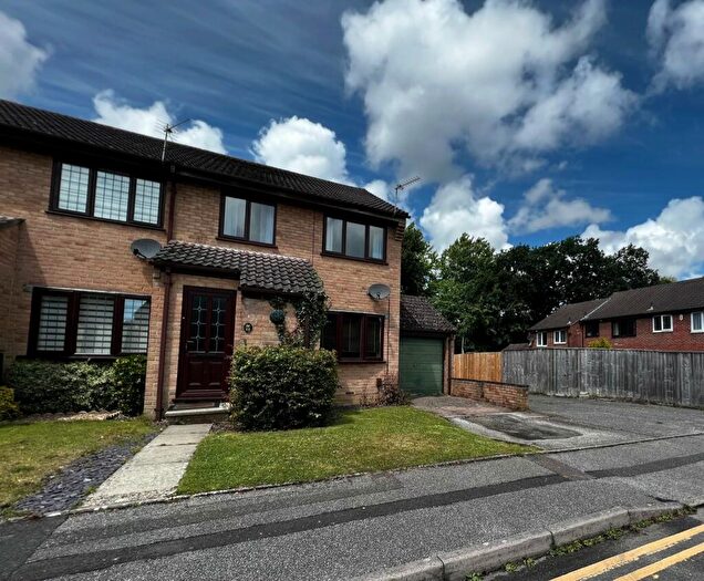 3 Bedroom Semi-Detached House To Rent In Fryer Close, BH11