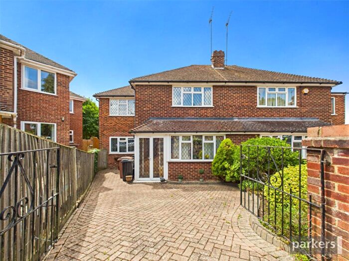 4 Bedroom Semi-Detached House For Sale In Oldfield Close, Earley, Reading, Berkshire, RG6