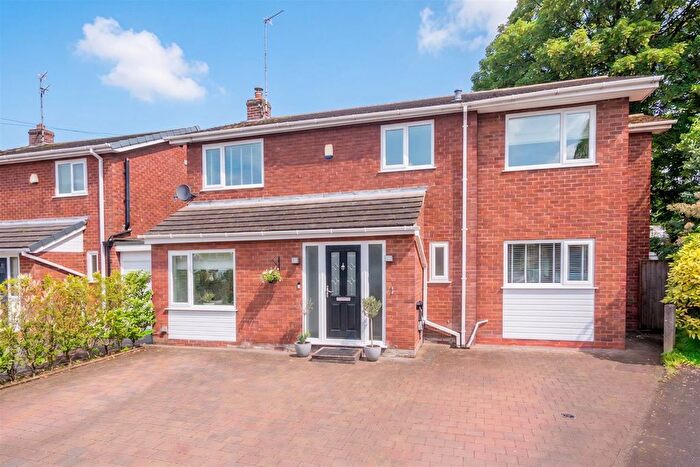 4 Bedroom Link Detached House For Sale In Arley Close, West Timperley, Altrincham, WA14