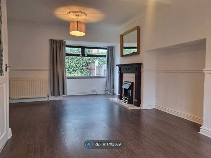 3 Bedroom Semi-Detached House To Rent In Larch Avenue, Wickersley, Rotherham, S66