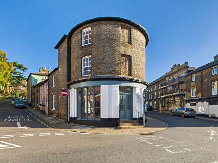 3 Bedroom Apartment For Sale In St. Johns Street, Woodbridge, Suffolk, IP12