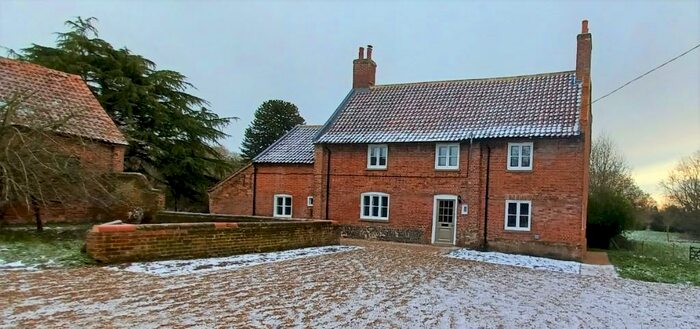 4 Bedroom Farm House To Rent In , NR11
