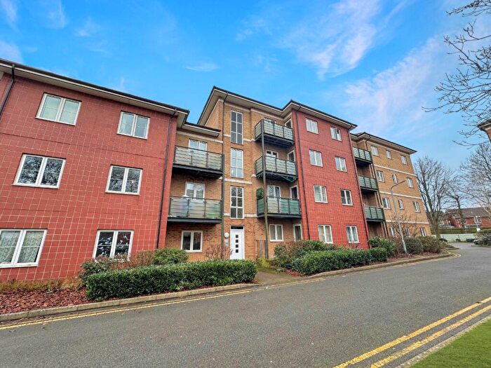 2 Bedroom Apartment For Sale In The Parklands, Dunstable, LU5