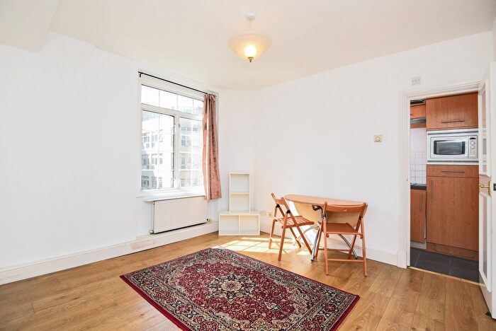 1 Bedroom Flat To Rent In Harrowby Street, Marylebone, London, W1H