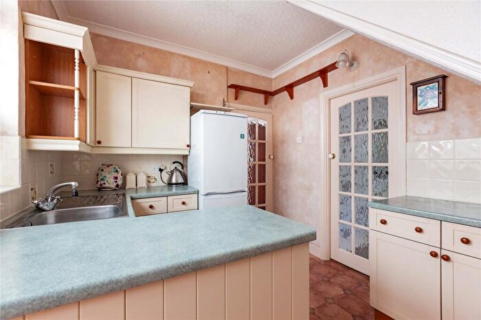 2 Bedroom Bungalow For Sale In Derby Avenue, Upminster, RM14