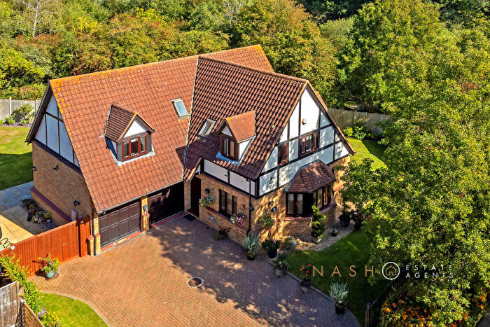 5 Bedroom Detached House For Sale In Selworthy, Furzton, MK4