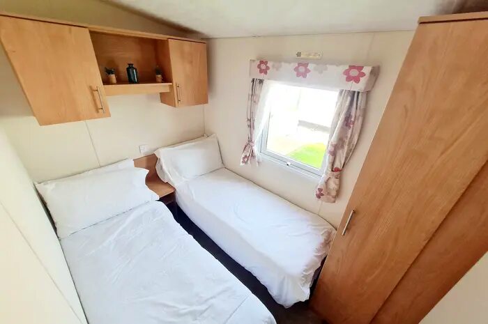 2 Bedroom Park Home For Sale In Dovercourt Haven Caravan Park, Low Road, Harwich, CO12