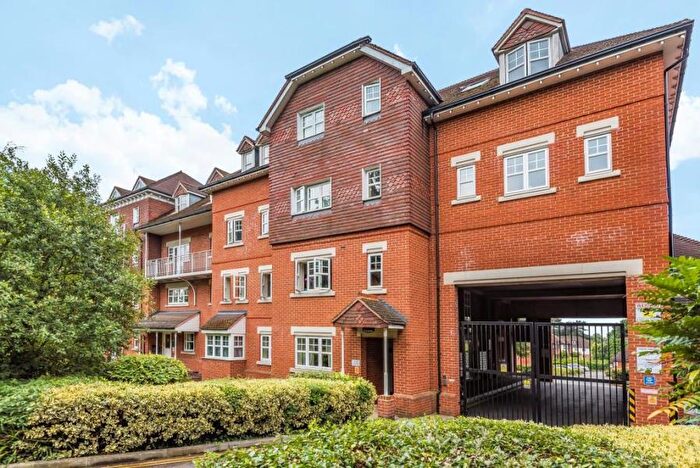2 Bedroom Apartment To Rent In Woking, Surrey, GU22