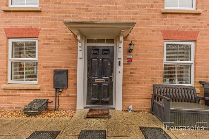 3 Bedroom Semi Detached House For Sale In Thorneycroft Way, Crewe, CW1