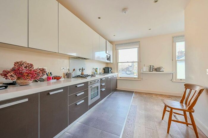 3 Bedroom Flat To Rent In Carthew Road, Brackenbury Village, London, W6