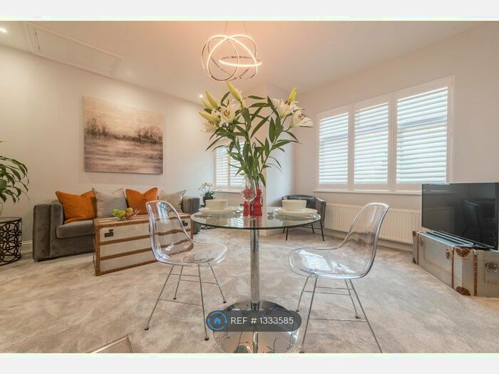 1 Bedroom Flat To Rent In Ashleigh, Ascot, SL5