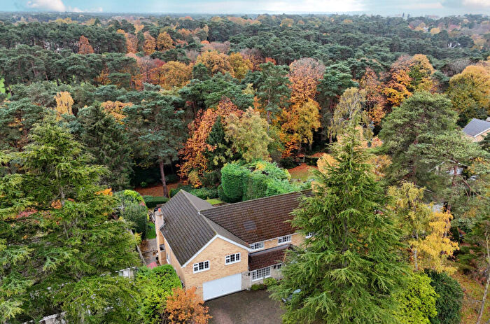 5 Bedroom Detached House For Sale In Azalea Way, Camberley, Surrey, GU15