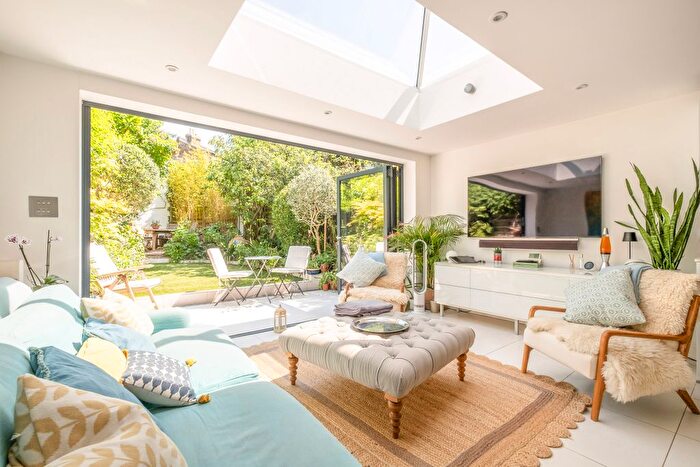 4 Bedroom Terraced House For Sale In Inman Road, London, SW18