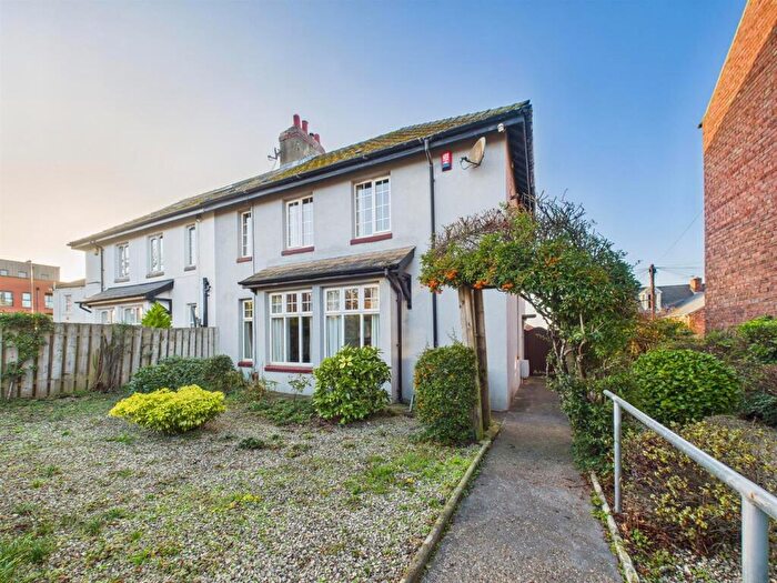 3 Bedroom Semi Detached House For Sale In Durham Road, Low Fell, Gateshead, NE8