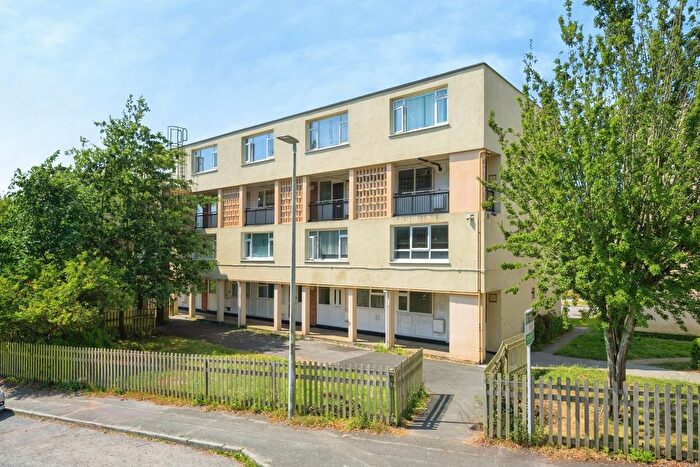 3 Bedroom Maisonette For Sale In Dieppe Close, Plymouth, Devon, PL1