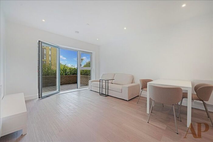 1 Bedroom Flat To Rent In Flagstaff Road, Bankside Gardens, Reading, RG2