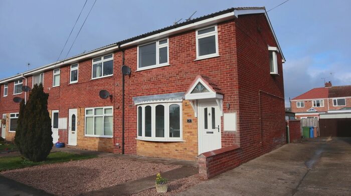 3 Bedroom End Of Terrace House To Rent In Grove Park, Beverley, HU17