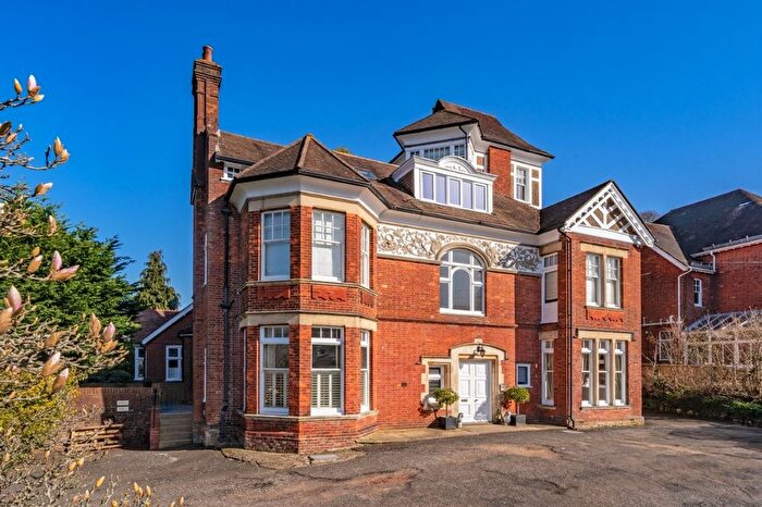 1 Bedroom Flat For Sale In Boyne Park, Tunbridge Wells, Kent, TN4