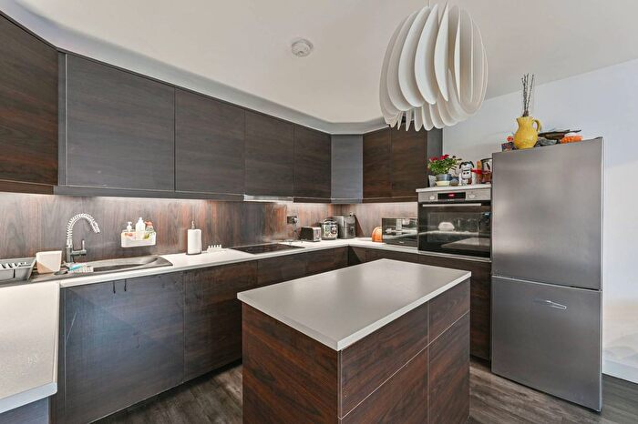 4 Bedroom Property For Sale In New Park Road, Streatham Hill, London, SW2