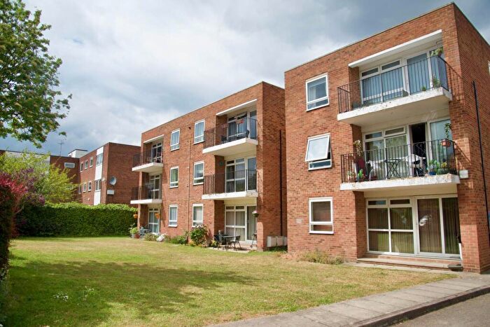1 Bedroom Apartment For Sale In Tolcairn Court, Lessness Park, DA17